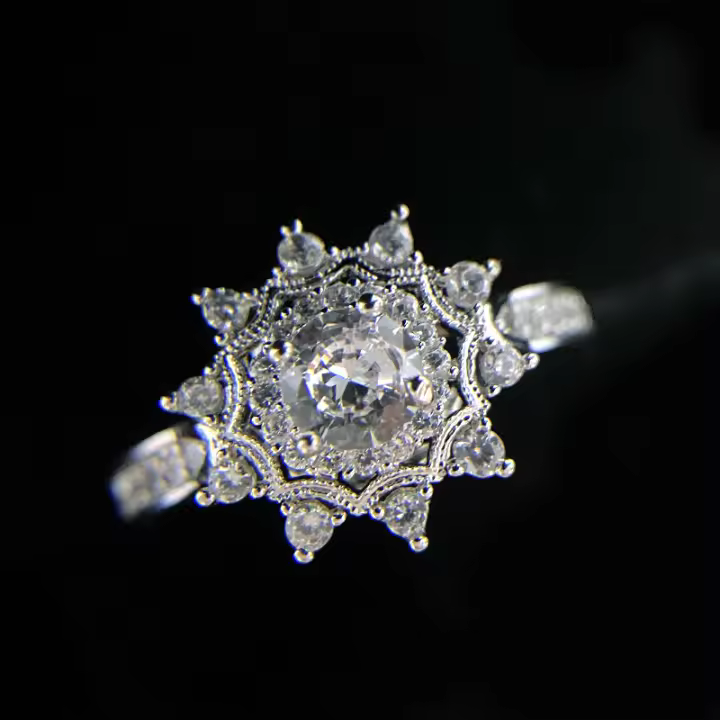 Anillo de boda real medieval para mujer Anillo de joyería multifacético brillante con microincrustaciones de circonio rojo chapado en 18 quilates - 1