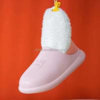 Nuevo logotipo de la marca: Zapatillas de piel ligeras 2025, zapatos de mujer esponjosos, impermeables y antideslizantes de color rosa, asequibles en China - details 9