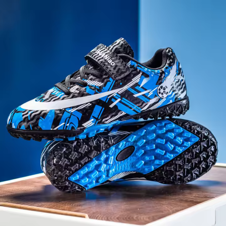 Zapatos de Fútbol para Hombres, Mujeres y Niños Pisadas Seguras con Hierba Artificial y Cuero - 1