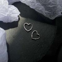 Asistente - Pendientes de plata de ley con forma de corazón, simples pero hermosos, perforaciones redondas, joyas con hebillas para las orejas - details 7