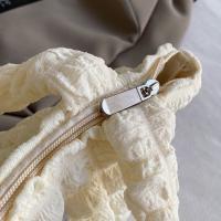 Bolso de mano de burbujas para niña de Corea del Sur, nuevo bolso de maquillaje de gran capacidad, bolso de mano pequeño multifuncional - details 4