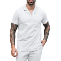 Verano 2025 para hombre, camiseta casual de manga corta con cuello polo y solapa en V, color sólido. - details 3
