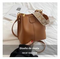 Nuevo bolso, textura de alta calidad, temperamento bandolera de hombro, bolso de cubo, bolso de mujer de tendencia de moda retro de gran capacidad - details 5