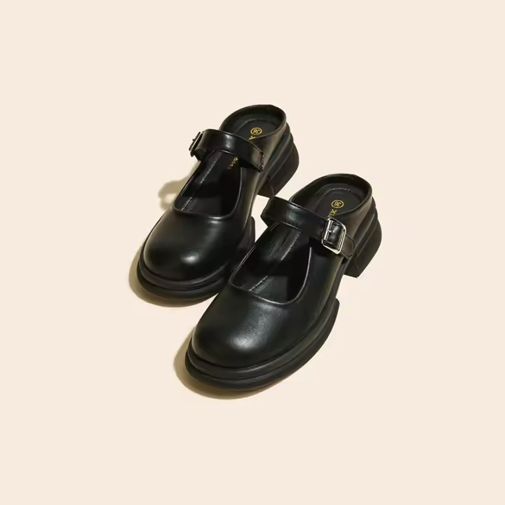 El nuevo y sencillo baotou arrastra un par de sandalias y zapatillas. - 1