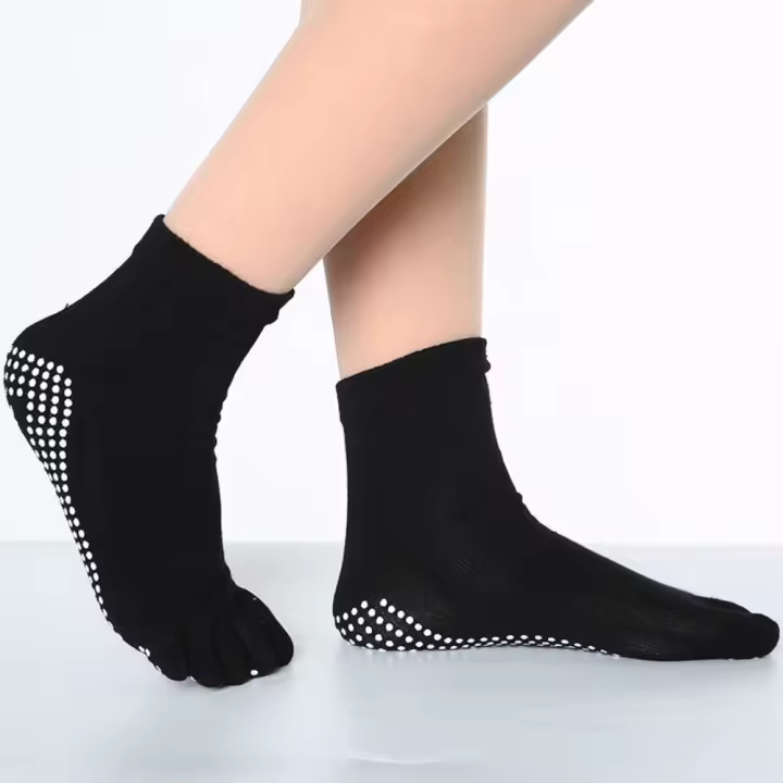 Calcetines deportivos antideslizantes suaves y transpirables, medias de tubo medio de Color sólido, calcetines de estilo coreano, calcetines de Yoga para mujer, calcetines de cinco dedos - 1