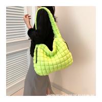 Bolso de hombro tipo bandolera con diseño de nubes plisadas para mujer, bolso de mano de gran capacidad con doble cara y doble tirón - details 35