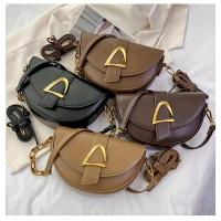 Bolso de sillín con textura Retro para mujer, novedad de verano 2024, bolso con cadena para axila, bandolera de hombro informal que combina con todo, moda - details 1