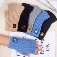 Nuevos guantes cálidos de punto de otoño e invierno con etiqueta en H de medio dedo con pantalla deslizante, manoplas deportivas de moda para hombres, calidez a prueba de frío - details 3