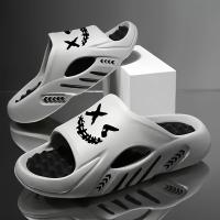 OURANNI Zapatillas deportivas ligeras con estampado de dibujos animados para hombre, para interior/exterior, para ducha, vacaciones en la playa, modernas y versátiles para uso diario informal de parejas, estructura duradera de EVA, diseño unisex - details 13