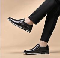 Vestir zapatos casuales de hombre. - details 0