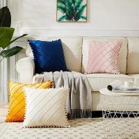 Fundas decorativas Boho Farmhouse, almohada cuadrada de terciopelo con pompones - details 8