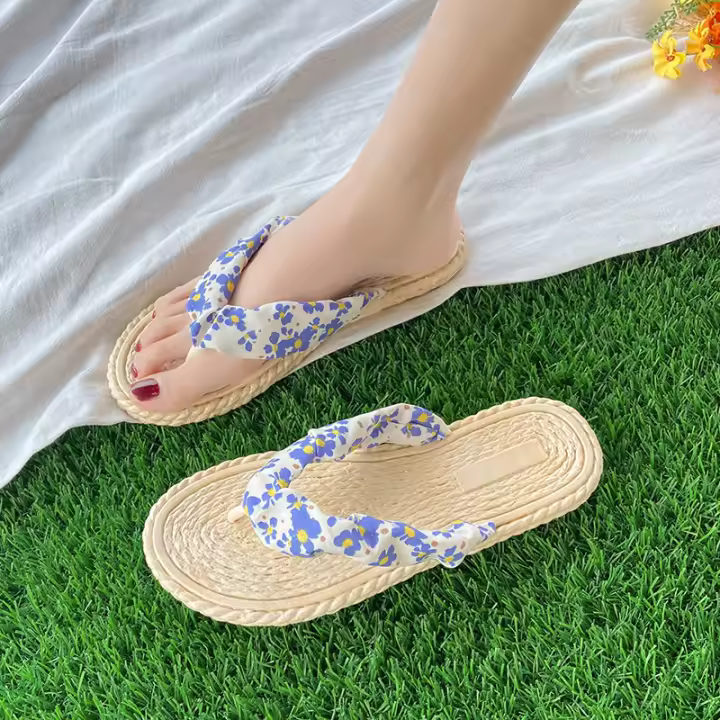 Chanclas de mujer para salir en verano a la playa, ligeras y cómodas, modernas y versátiles, sandalias antideslizantes para mujer - 1