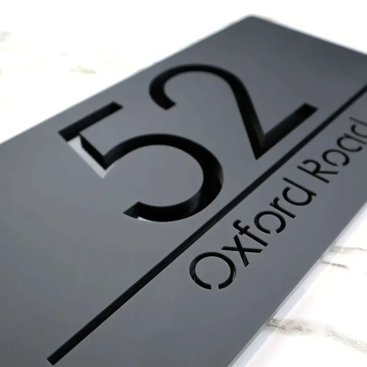 Letrero de casa con corte láser 3D, números de puerta mate, espejo oscuro, placa acrílica personalizada, tamaño grande - 1