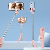 1pc Palo selfie universal ajustable con conectividad inalámbrica, trípode de material ABS para smartphones, compatible con varios modelos para selfies, fotografía callejera y transmisión en vivo. - details 6