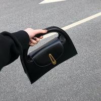 Bolso Cruzado Chic en Negro con Cierre de Oro Diseño Francés Vintage para Mujeres - details 1