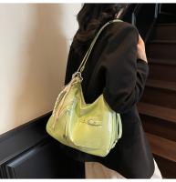 Bolso de mano de gran capacidad para mujer en la primavera de 2025, un nuevo bolso informal y versátil para axila, adecuado para desplazarse con uno - details 14