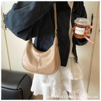 Nueva bolsa de axila popular y versátil de cuero con textura de cera de aceite, bolso de hombro de moda. - details 14