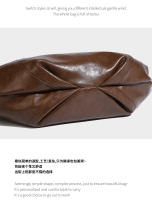 Bolso retro marrón tipo bola de masa, bolso de axila plisado premium para viajeros, nueva bolsa de sillín de moda. - details 13