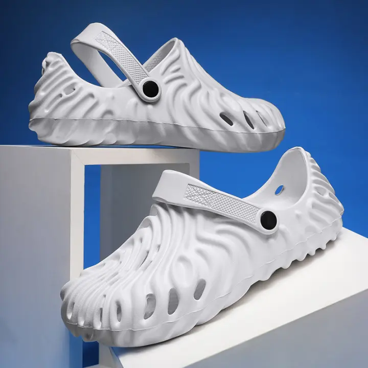NOVEDAD DE VERANO 2022, zapatos grandes con agujeros para huellas dactilares para parejas, con parte inferior y punta suave, sandalias para hombres - 1