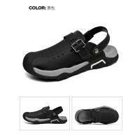 Verano dos usan zapatillas de playa, sandalias deportivas al aire libre y zapatos de montañismo. - details 34