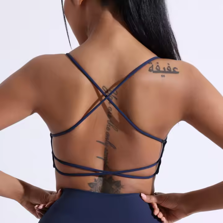 Ropa interior de yoga para gimnasio de color sólido, sujetador de fitness con correas cruzadas en la espalda, top deportivo ajustado de alta resistencia, completo con almohadilla para el pecho - 1