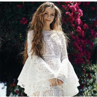 Vestido de encaje blanco de talla grande, mangas acampanadas, cuello redondo, con volantes, para fiestas de otoño y primavera. - details 2