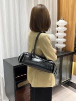 Bolso para las axilas nuevo bolso de bolos para mujer bolso baguette de viaje al hombro. - details 10