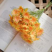 Flores artificiales de crisantemo de lujo, ramas de flores de margaritas realistas de plástico, elegantes flores falsas hechas a mano, decoración para sala de estar - details 13