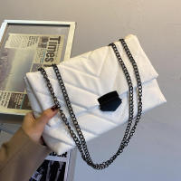 Bolso cruzado de cuero PU con hilo de bordado para mujer, bolso de cadena para hombro, bolso de mujer de marca de gran capacidad - details 25