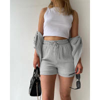 Conjunto de dos piezas para mujer, camisa de manga larga con cuello vuelto de tela arrugada, pantalones cortos con cordón de cintura alta, moda informal de talla grande - details 44
