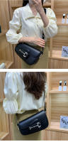 Bolso pequeño, bolso de hombro para mujer, bolso de sillín de moda, bolso mensajero perlado de estilo extranjero versátil. - details 4
