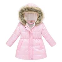 Manténgase abrigado y parece con estilo: chaqueta térmica con capucha para niña con acolchado alternativo de plumón para invierno - details 10