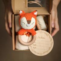 Caja de regalo para recién nacido, Toalla de baño de algodón para bebé, mantas para envolver, cepillo de lana para el pelo, juguete de ganchillo hecho a mano, tarjeta de felicitación, 4 piezas por juego - details 2