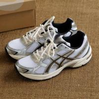 Retro gris claro casual absorción de choque antideslizante resistente al desgaste transpirable zapatos bajos para correr - details 0