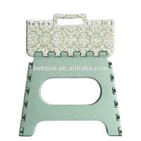 Taburete plegable de plástico para pies, mini taburete plegable de 9 pulgadas con asa, portátil, plegable, pequeño para niños y adultos, uso en la cocina - details 1