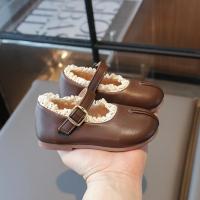 2025 nuevos zapatos planos para niños, zapatos sencillos de cuero de princesa Lolita para niñas, zapatos informales de moda plisados y versátiles para caminar para niños - details 16