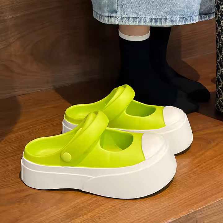 Zapatillas de verano para mujer, zapatos de suela gruesa de malla con agujeros rojos, novedad de 2024 - 1