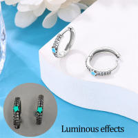 Aretes Redondos de Plata 925 Estilo Elegante para Mujeres con Piedra Principal de Zirconio y Diseño de Encanto Brillante Color en Oro - details 58