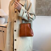 Bolso de hombro elegante con cierre de beso, bolso cruzado de estilo chino Retro de cuero PU, bolso de mujer Vintage de gran capacidad de Color sólido - details 42