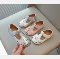 Zapatos informales para niñas, calzado de cuero suave con recortes calados de princesa, con correa en T, para primavera y verano, 2025 - details 1