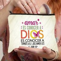 Bolsa de Maquillaje con Citas Bíblicas Inspiradoras en Español, Estuche Cosmético con Estampado de Mariposas y Cierre de Cremallera Resistente - Organizador de Artículos de Aseo Ligero y Portátil para Mujeres y Niñas, Idea de Regalo Cristiano para Artícul - details 4