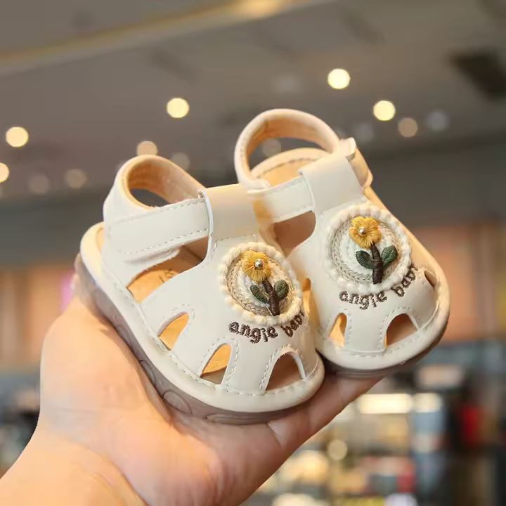Zapatos De Princesa Verano Nueva Versión Coreana De Pequeños Zapatos Frescos Para Bebés Pequeños, Suela Suave Para Niñas, Suela De Tendón De Ternera Para Bebés Llamada Zapatos - 1