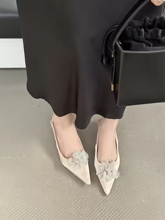 Nuevas Sandalias de Flores con Diamantes de Imitación Estilo de Hada, Viento, Tacón Grueso, Bolsa, Cabeza, Zapatos Individuales Vacíos - 1