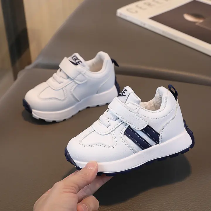 2025 primavera nuevos compañeros de clase niños zapatos deportivos niños zapatos de bebé pequeños zapatos blancos niñas zapatos casuales para correr - 1