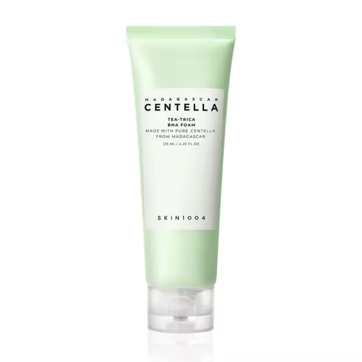 SKIN1004 Madagascar Centella Tea-Trica BHA Foam 4.22 fl.oz, 125ml, cuidado de limpieza profesional y alivio para pieles propensas al acné - 1