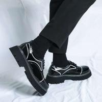 Zapatos de vestir con punta redonda gruesa, suela gruesa, charol antideslizante negro, diseñador informal, lujosos, de negocios, con cara brillante - details 5