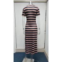 Vestido de mujer con abertura y estampado de rayas, escote en pico, manga corta, estilo casual, corte A, largo hasta media pantorrilla. - details 8