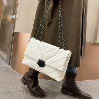 Bolso cruzado de cuero PU con hilo de bordado para mujer, bolso de cadena para hombro, bolso de mujer de marca de gran capacidad - details 18
