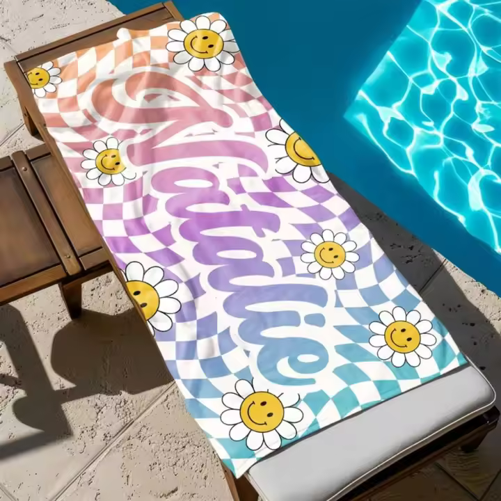 Toalla de piscina con monograma personalizado con nombre de rejilla de margaritas personalizada, playa exclusiva para niños, toalla de picnic de regalo de vacaciones - 1