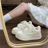 Diseño de nicho pequeño para hombre, novedad de 2024, tablero informal de cuatro estrellas, zapatos deportivos de pareja con suela gruesa y aumento alto en el pecho bajo - details 1